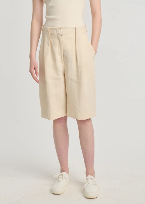 [NEHERA] Shorts With Pleats Ivory